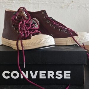 Converse Chuck Taylor All Stars, 7M/9W, burgundy leather, new in box
